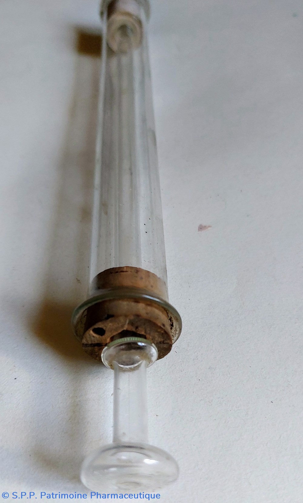 science pharmacie tube et piston en verre