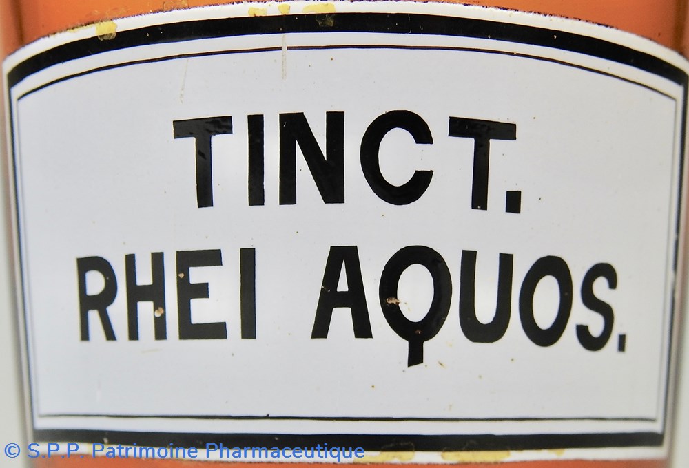 Flacon de pharmacie en verre ambré moyen modèle à étiquette blanche et noire 2 science flacon de pharmacie en verre ambre moyen modele a etiquette blanche et noire