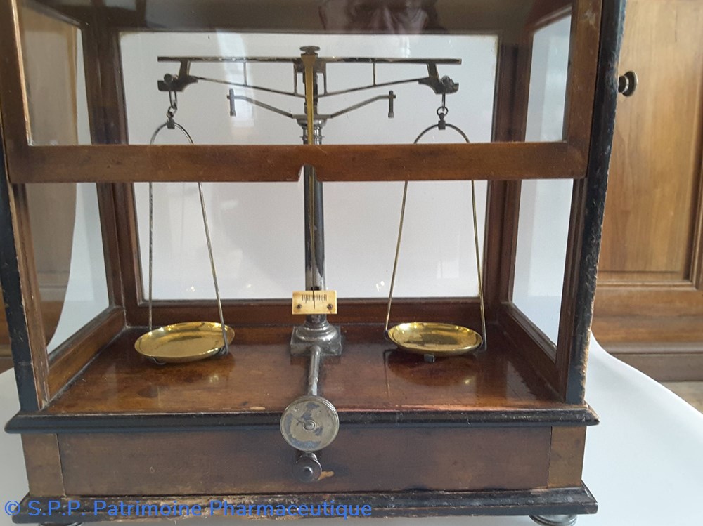 science pharmacie trebuchet balance de precision