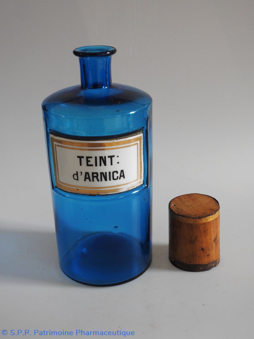 TEINT : d'ARNICA flacon G.M. 2 science pharmacie teint arnica flacon g m