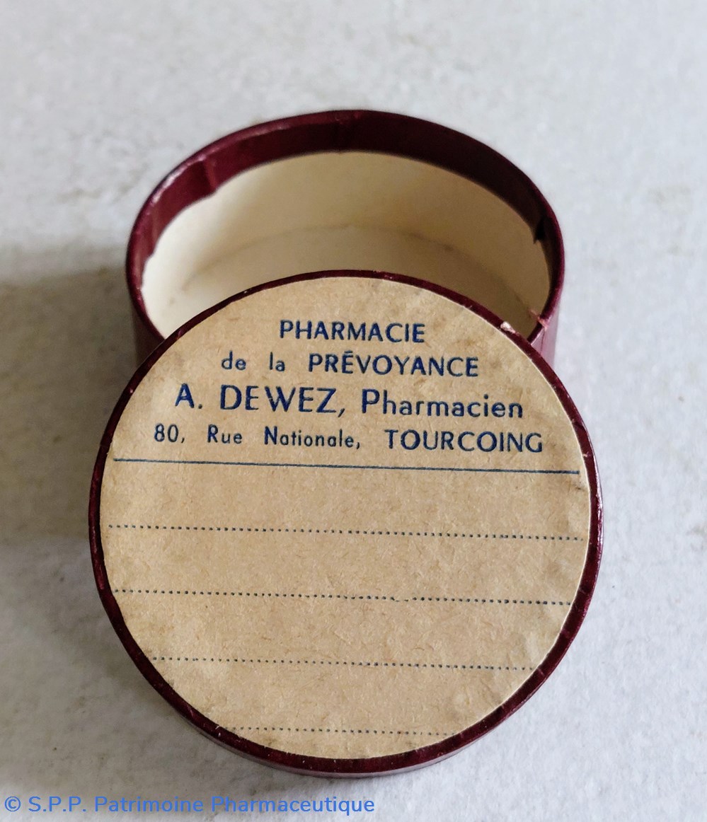 science pharmacie boite ronde en carton diam 4cm phie dewez
