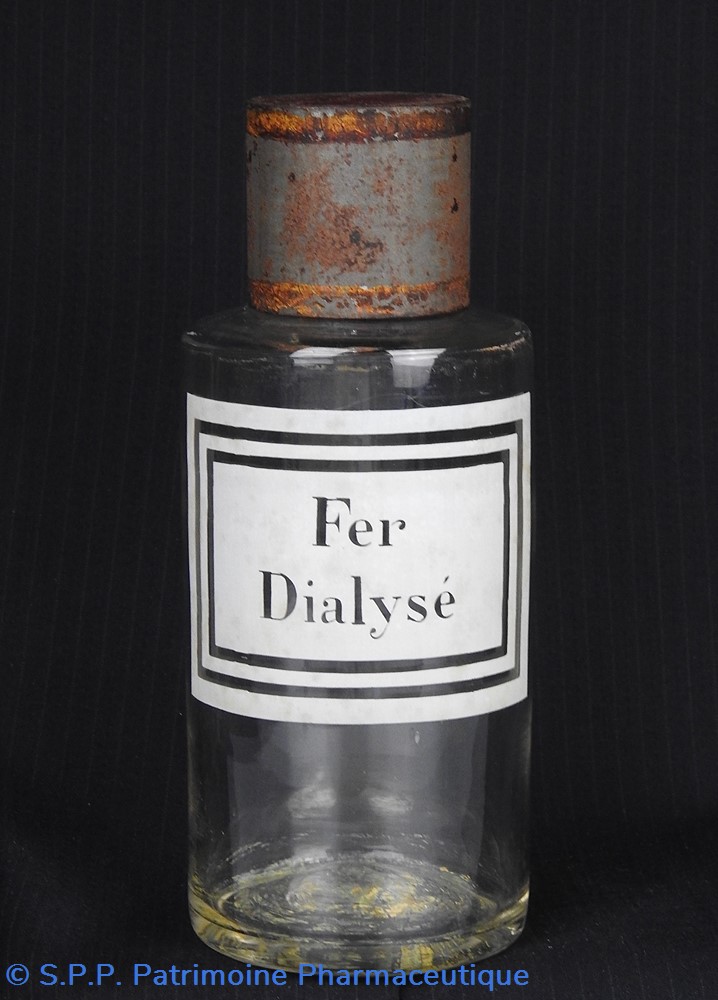 Flacon en verre petit modèle étiquette blanche Pharmacie RAVASSE science flacon en verre petit modele etiquette blanche pharmacie ravasse
