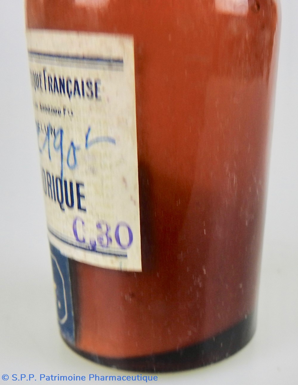 science pharmacie acide camphorique