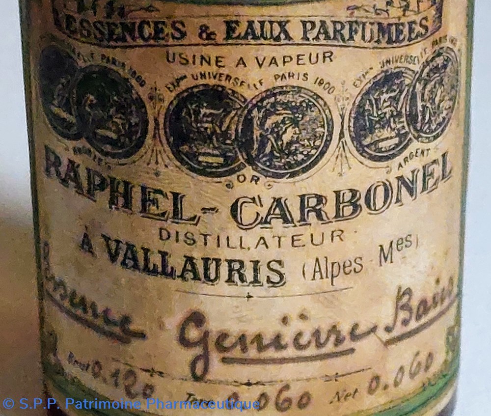 science pharmacie petite bouteille 9 5 essence genievre baies