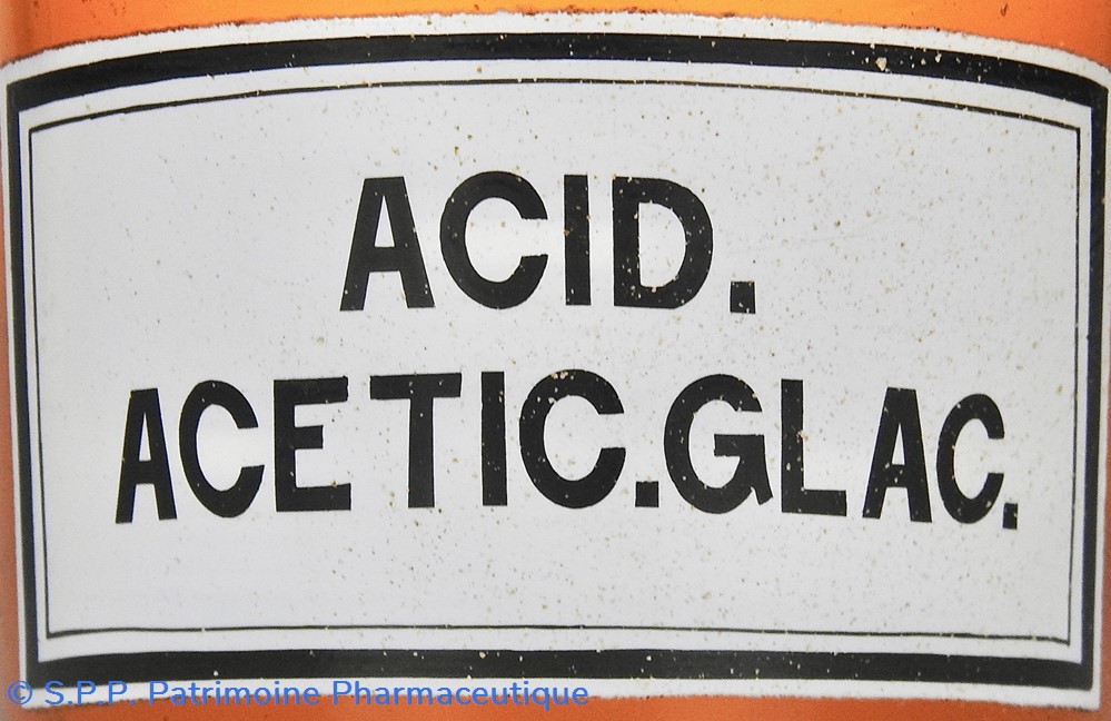Flacon de pharmacie en verre ambré moyen modèle à étiquette blanche et noire 2 science flacon de pharmacie en verre ambre moyen modele a etiquette blanche et noire