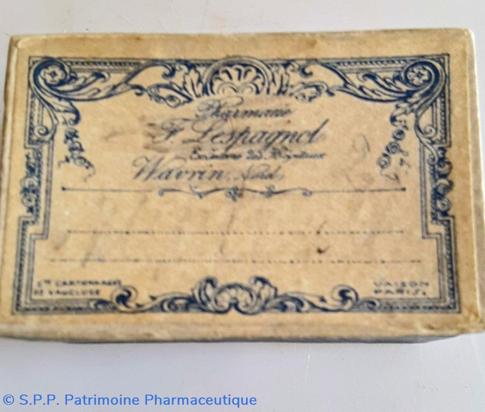 science boite en carton pharmacie lespagnol