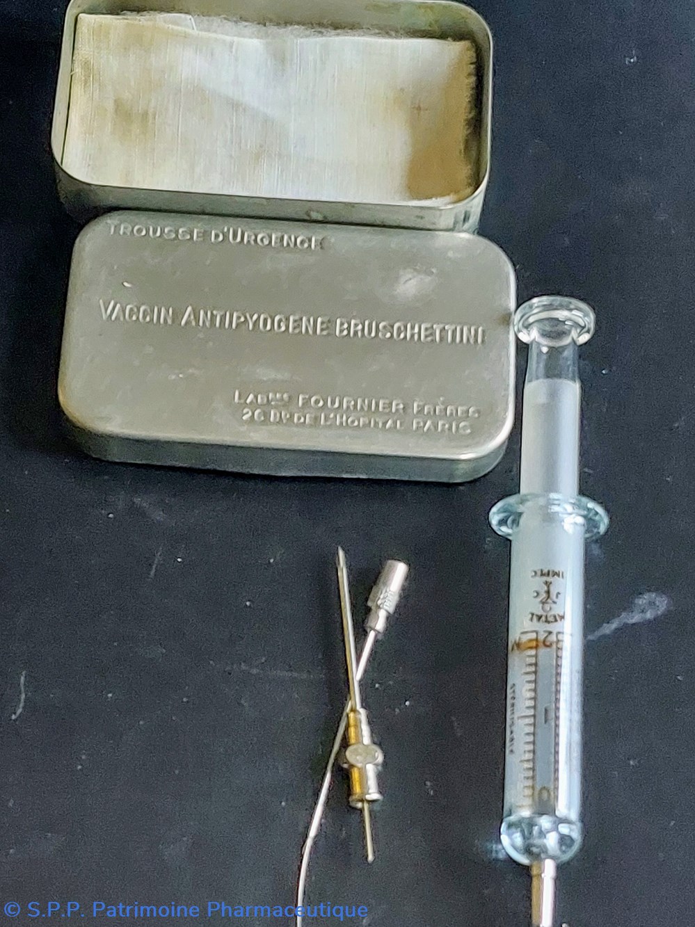 Trousse d'Urgence Vaccin ANTIPYOGENE BRUSCHETTINI 8 science pharmacie trousse urgence vaccin antipyogene bruschettini