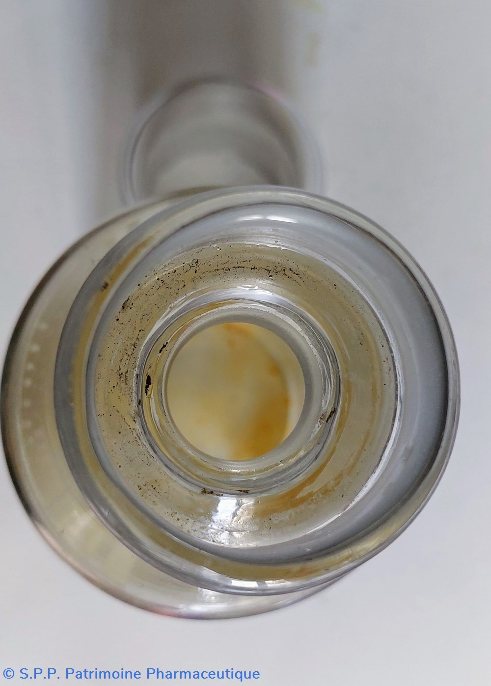 Flacon à bec verseur amovible "N4" verre incolore 4 science pharmacie flacon a bec verseur amovible n4 verre incolore
