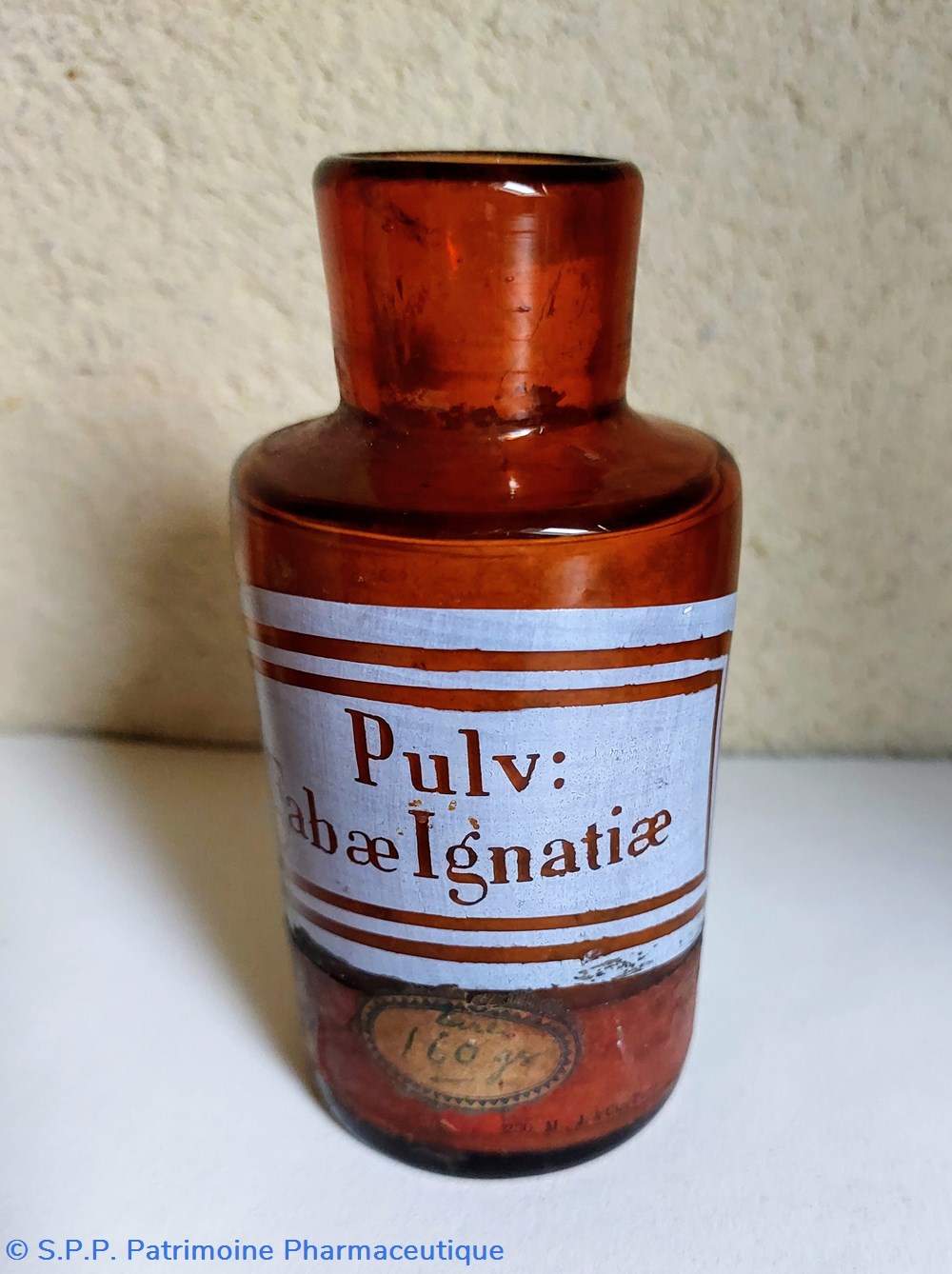Flacon en verre ambré 11.5 "Pulvis Fabae Ignatii :" 3 science pharmacie flacon en verre ambre 11 5 pulvis fabae ignatii
