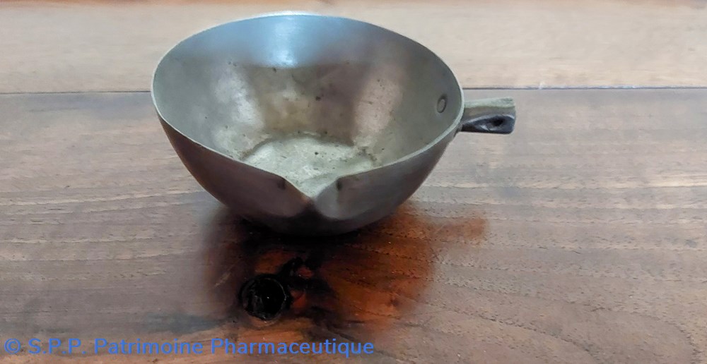 science coupelle de pharmacie en etain diametre 7 cm