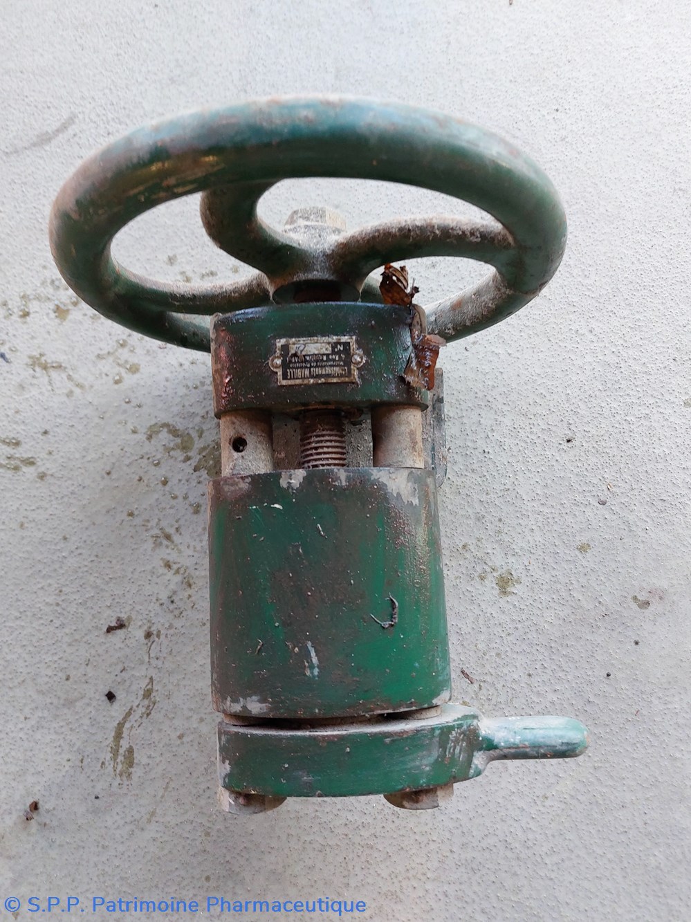 science pharmacie appareil pour fabriquer des suppositoires a froid