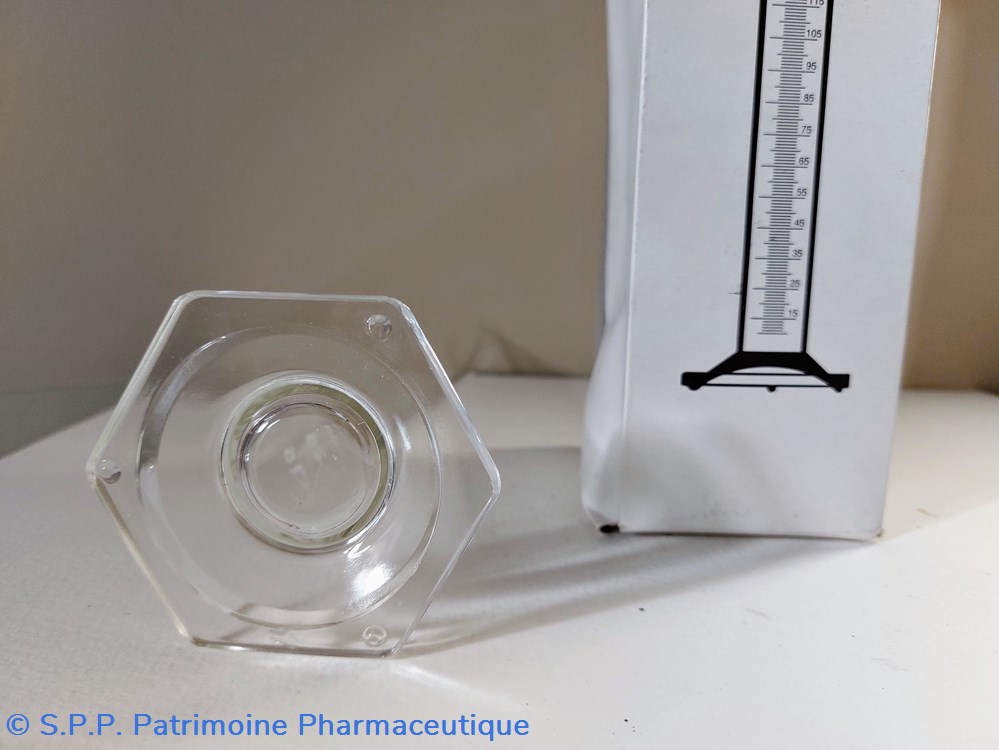 Éprouvette sur pied graduée 15 à 125 6 science pharmacie eprouvette sur pied graduee 15 a 125