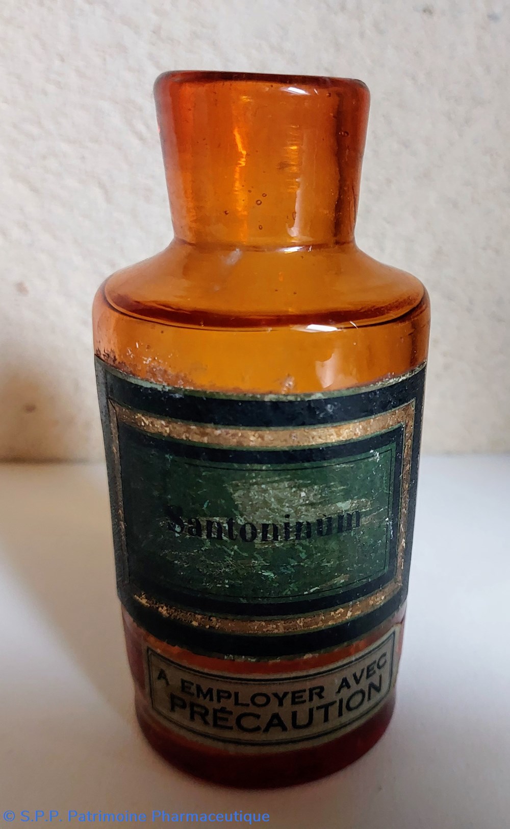 science pharmacie flacon en verre ambre 11 5 santoninum