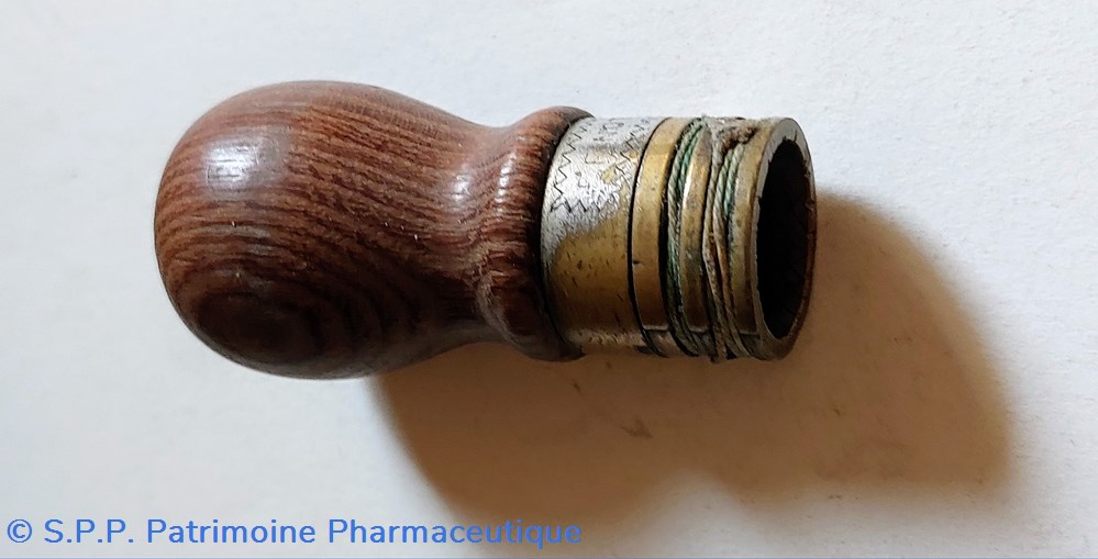 Cacheteur à cupules ( coffret en bois) 6 science pharmacie cacheteur a cupules coffret en bois