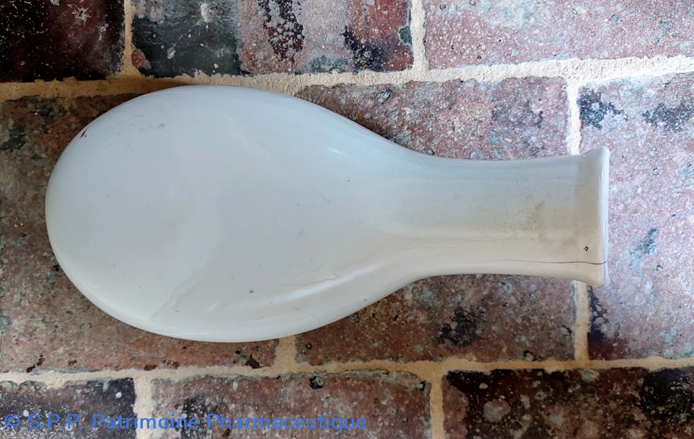 science pharmacie urinal ou pistolet en ceramique