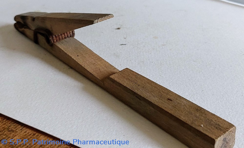 science pharmacie pinces en bois de tube a essais 15 et 24 cm
