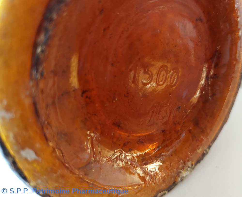 science pharmacie chlorhydrate ammoniaque bouteille verre ambre