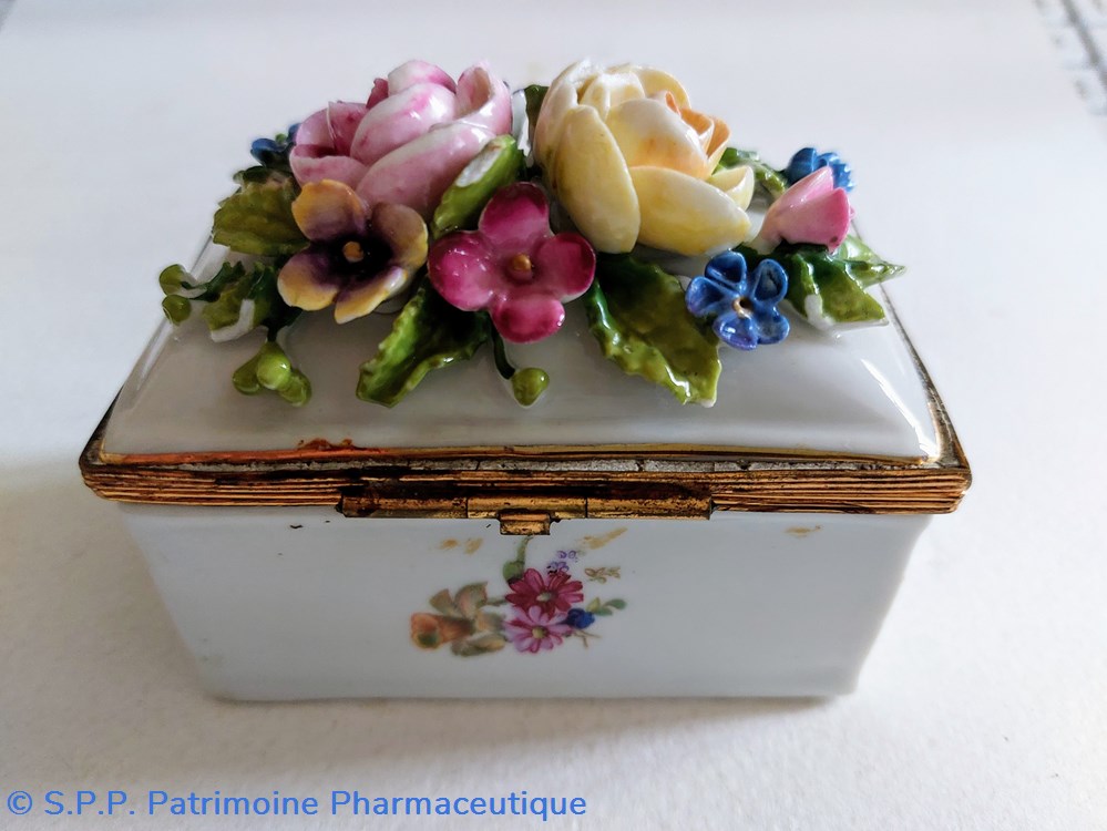 PILULIER en Porcelaine science pharmacie pilulier en porcelaine