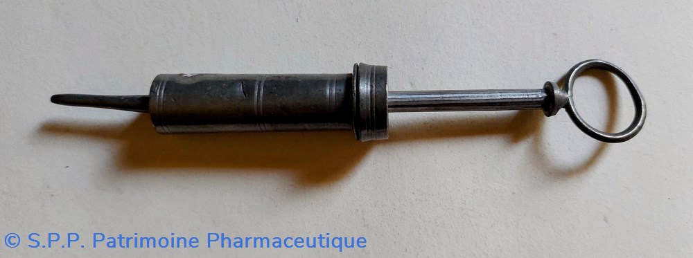 science pharmacie seringue pour injections en etain 11 cm