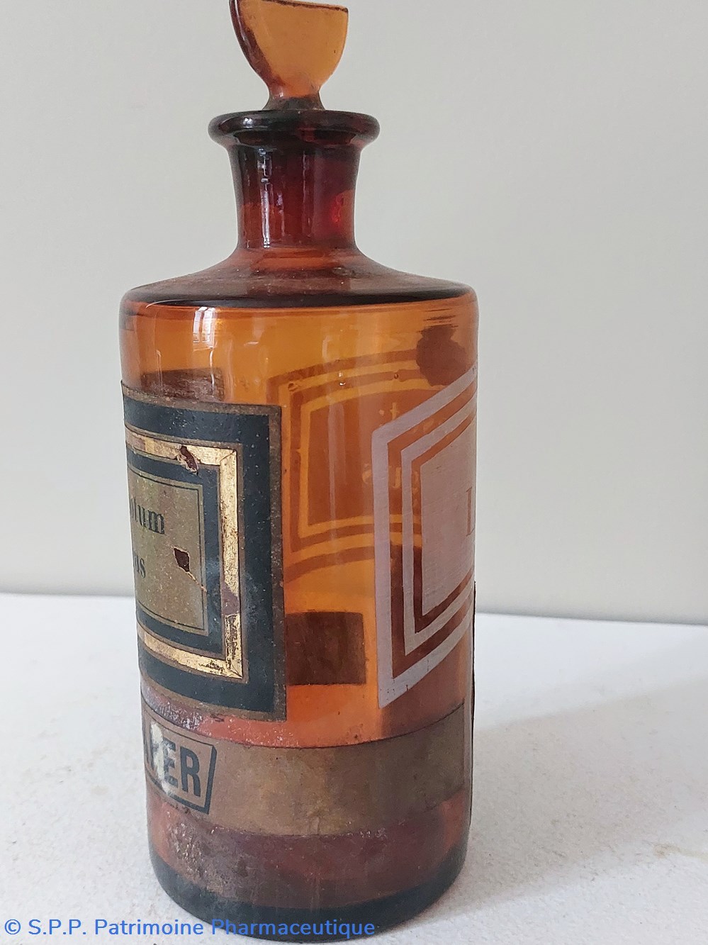 Flacon en verre ambré "Creosol : Lign : Fagus 6 science pharmacie flacon en verre ambre creosol lign fagus