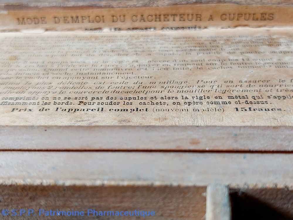 Cacheteur à cupules ( coffret en bois) 2 science pharmacie cacheteur a cupules coffret en bois