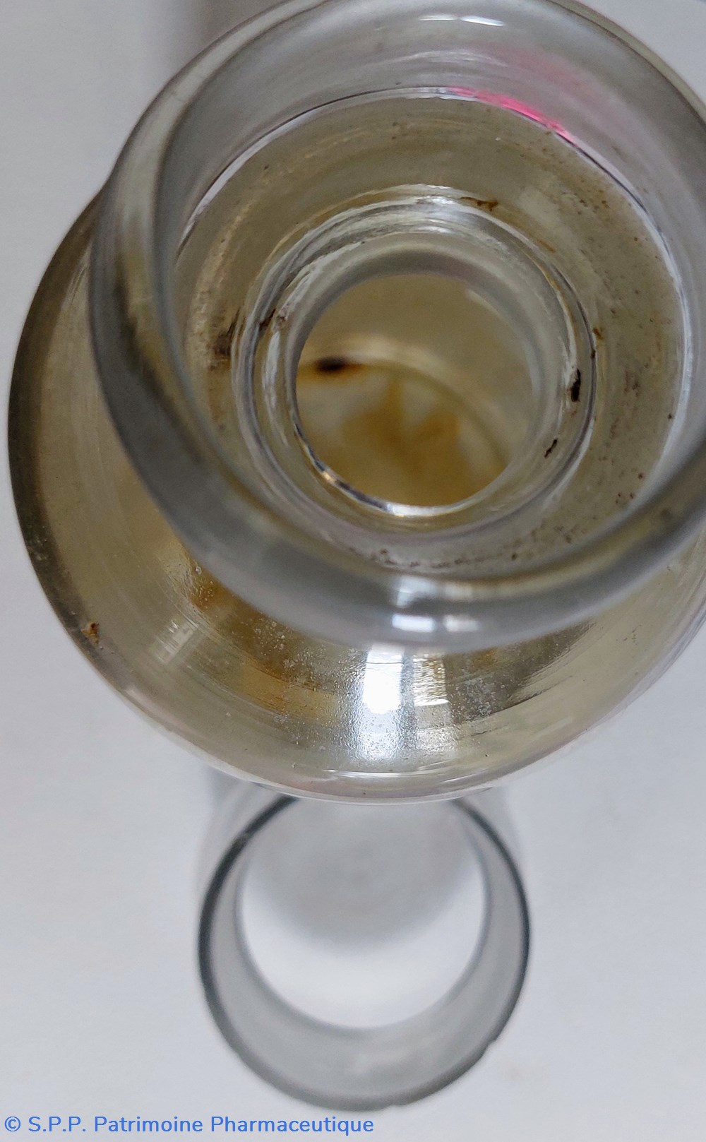 Flacon à bec verseur amovible "N4" verre incolore 3 science pharmacie flacon a bec verseur amovible n4 verre incolore