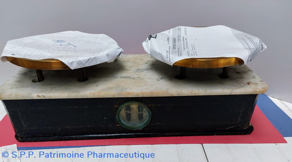 BALANCE ROBERVAL dessus marbre 8 science pharmacie balance roberval dessus marbre