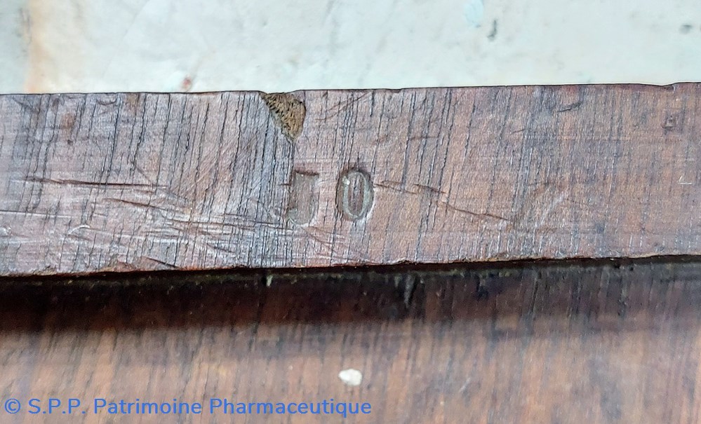 Pilulier ancien en bois et laiton 5 science pharmacie pilulier ancien en bois et laiton