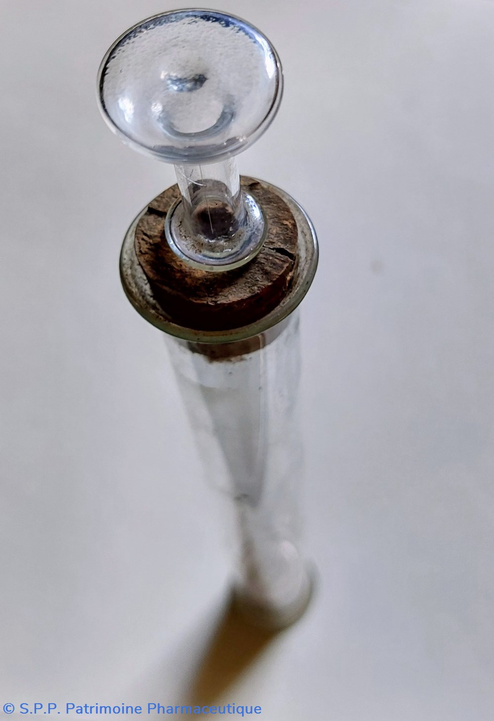 science pharmacie tube et piston en verre