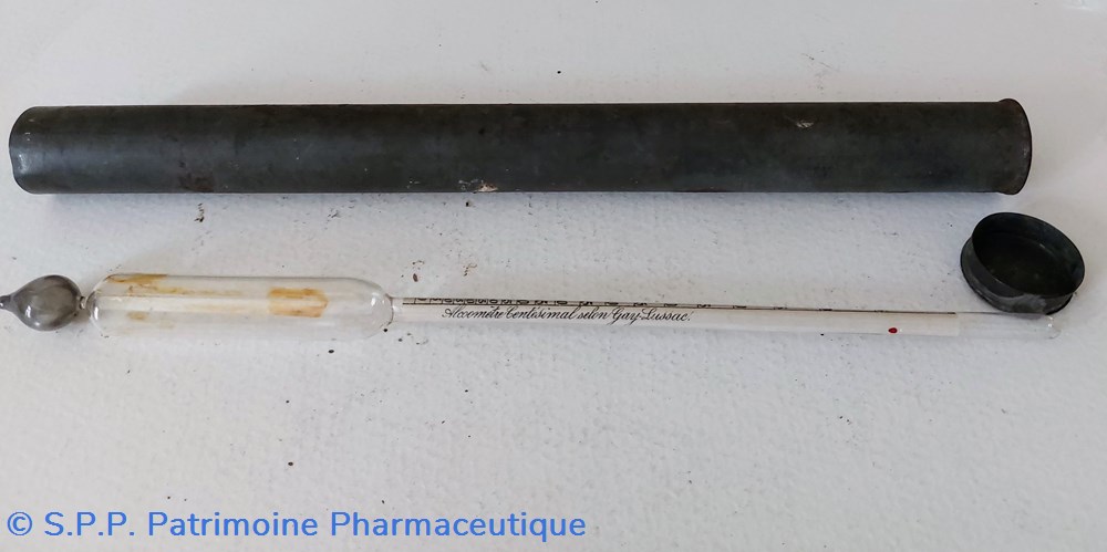 science pharmacie alcoometre centesimal selon gay lussac