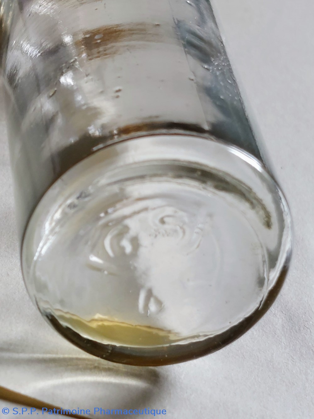 science pharmacie 10 petit flacon cylindrique en verre
