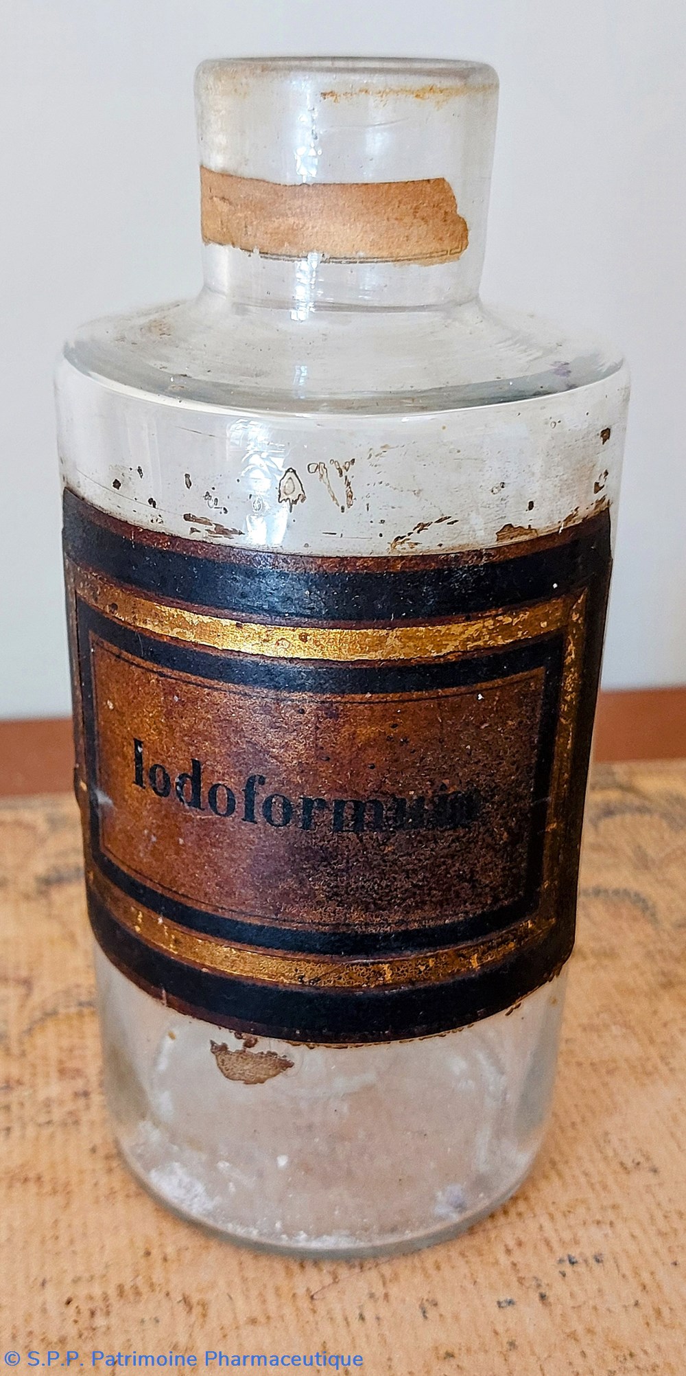 Iodoformuin petit flacon de pharmacie science iodoformuin petit flacon de pharmacie