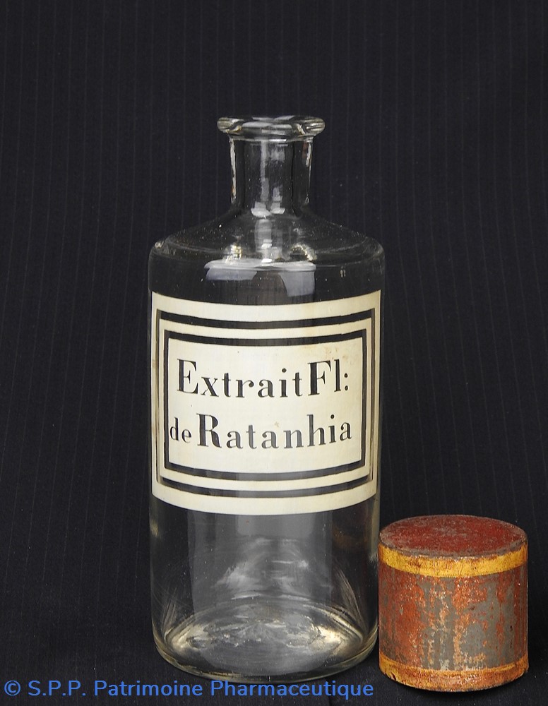Flacon en verre petit modèle étiquette blanche Pharmacie RAVASSE 3 science flacon en verre petit modele etiquette blanche pharmacie ravasse
