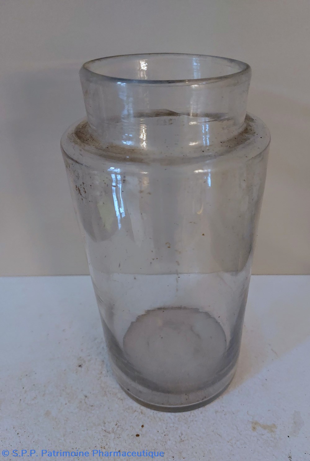 Pot de Pharmacie en verre blanc h 22.5 cm science pot de pharmacie en verre blanc h 22 5 cm