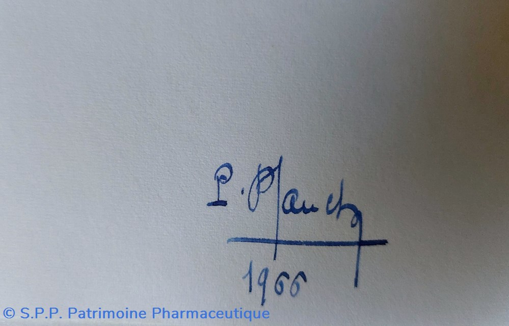 documents anciens photo une vitrine de pharmacie 1966