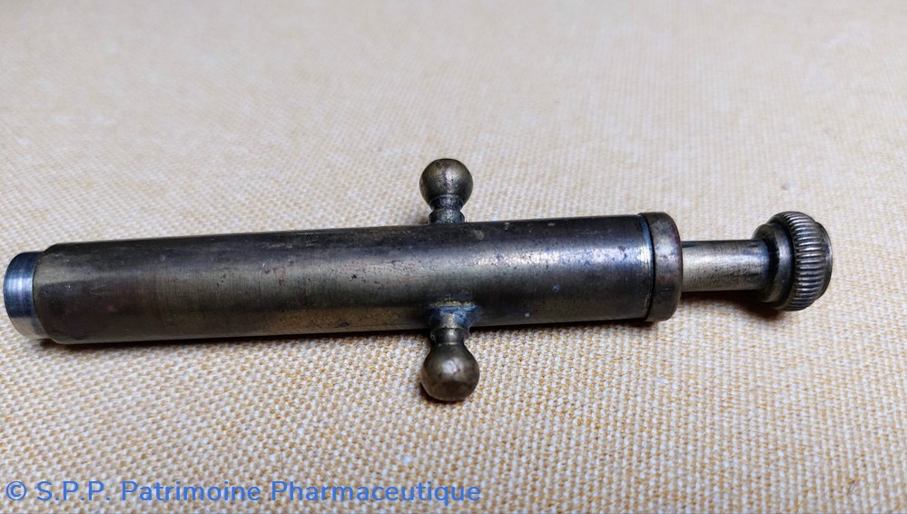science pharmacie compresso en laiton diametre 1 cm