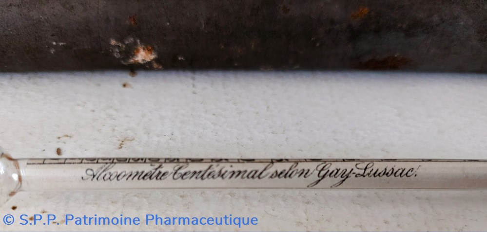 science pharmacie alcoometre centesimal selon gay lussac