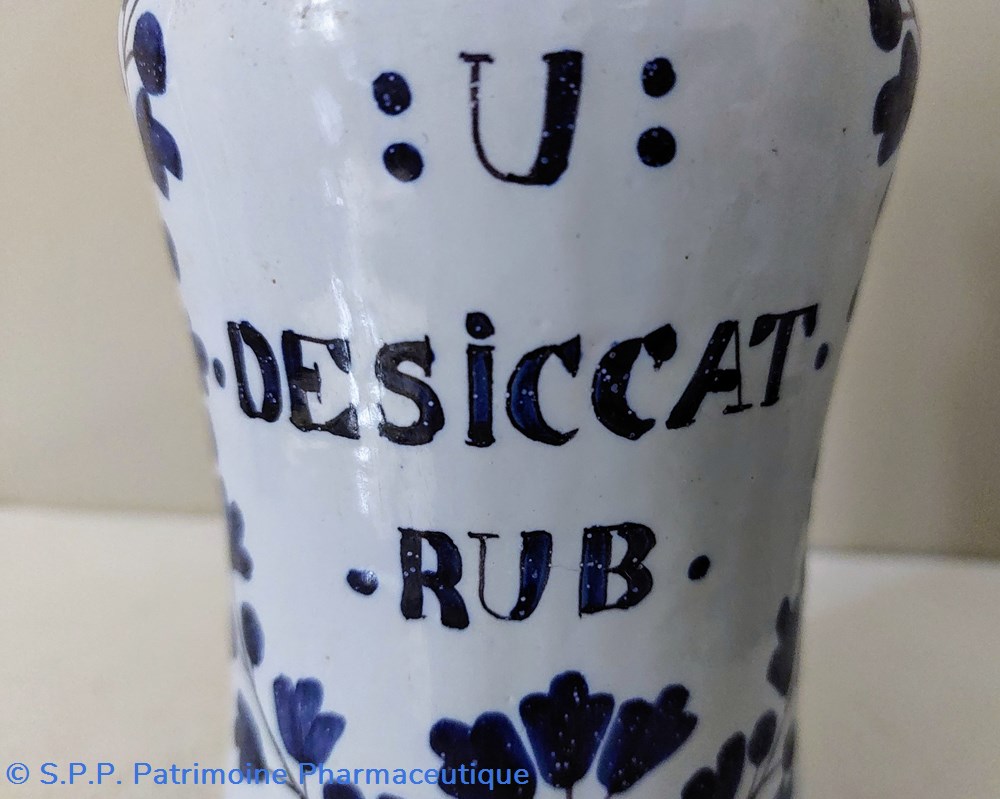 science pharmacie albarello faience u desicat rub decor bleu