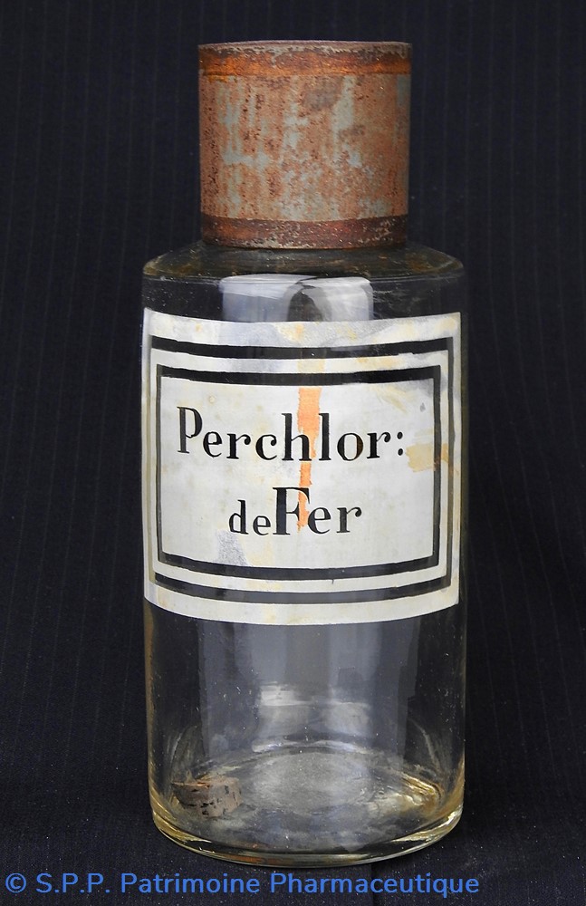 Flacon en verre petit modèle étiquette blanche Pharmacie RAVASSE science flacon en verre petit modele etiquette blanche pharmacie ravasse