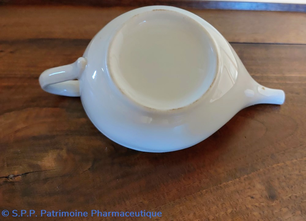 science pharmacie biberon de malade canard de malade