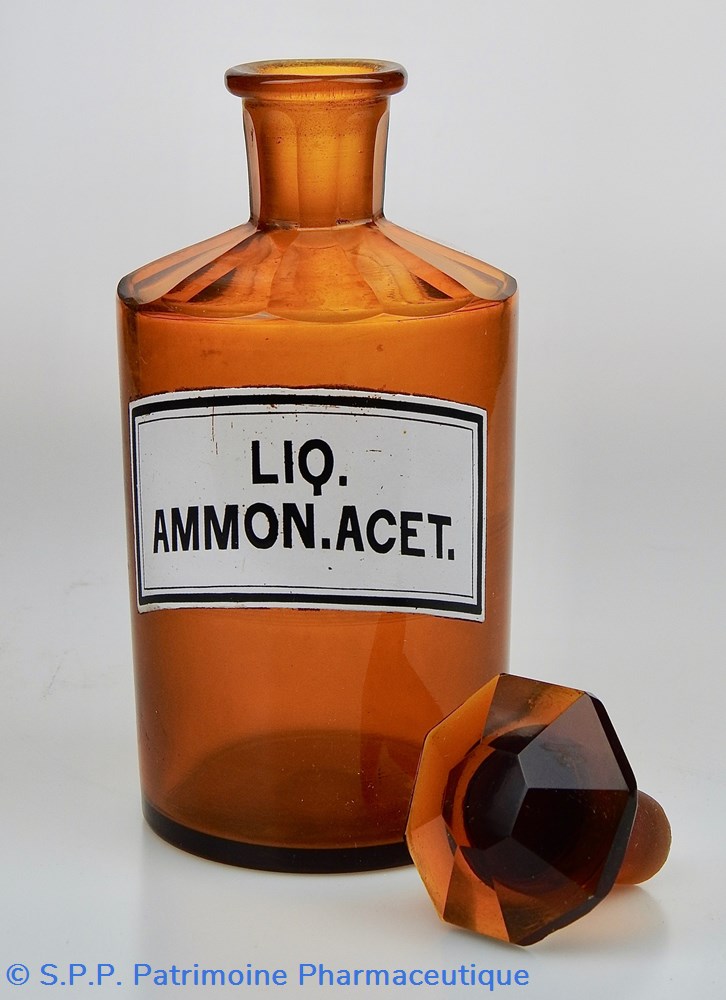 science flacon de pharmacie en verre ambre moyen modele a etiquette blanche et noire