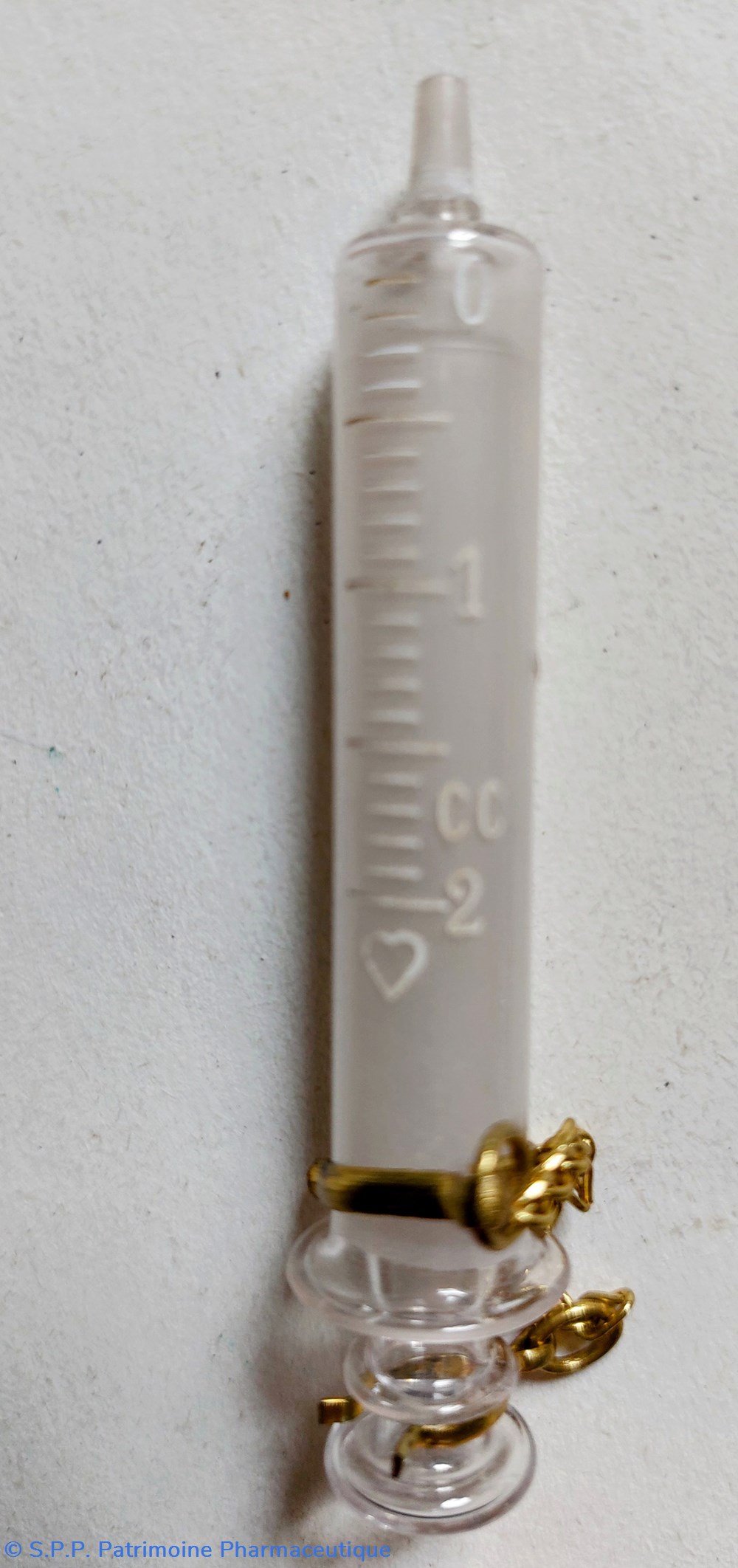 Seringue 7 cm graduée dans boîtier inox 9.5 cm 4 science pharmacie seringue 7 cm graduee dans boitier inox 9 5 cm