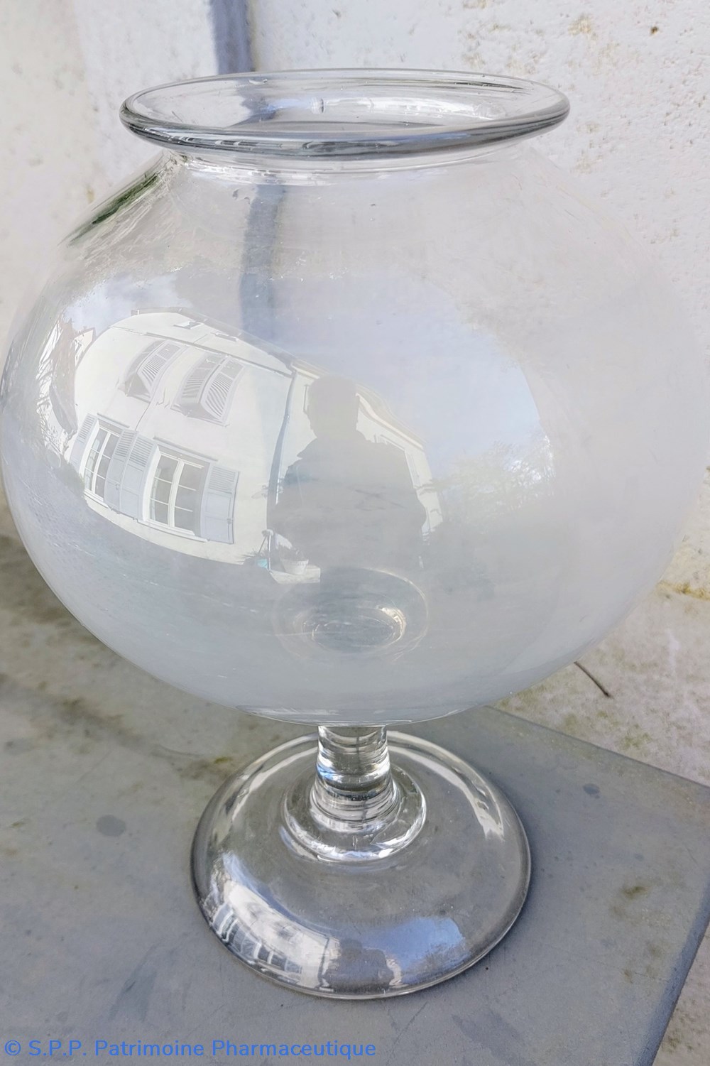 Vase à sangsues Boule sur pied en verre 28 cm 6 science pharmacie vase a sangsues boule sur pied en verre 28 cm