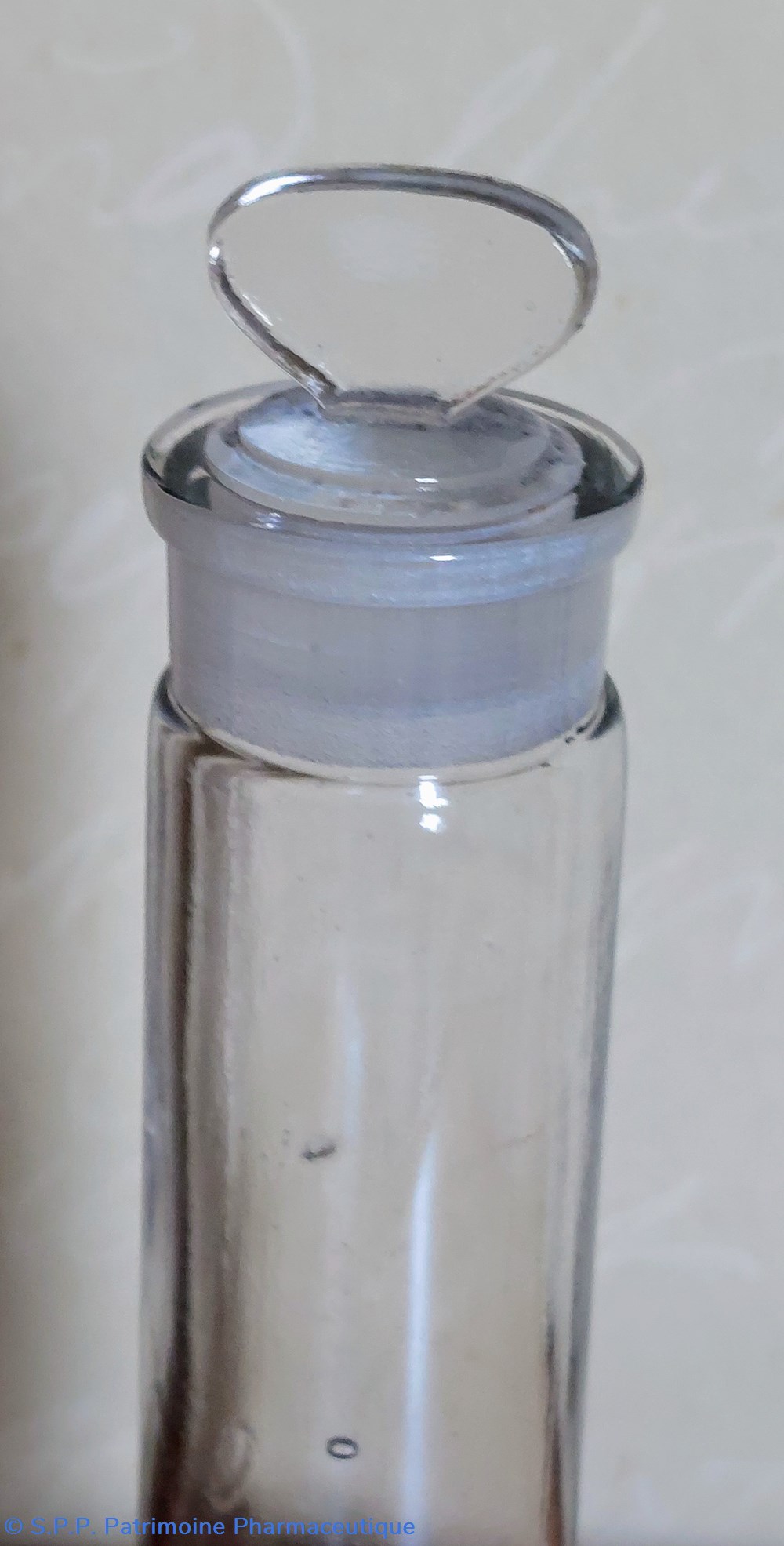 science pharmacie 18 flacon cylindrique etroit 30 cl