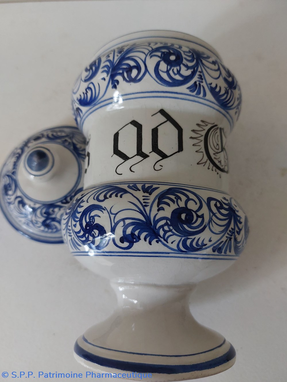 Pot canon couvert "PULVIS AD GUTTAM" 3 science pharmacie pot canon couvert pulvis ad guttam