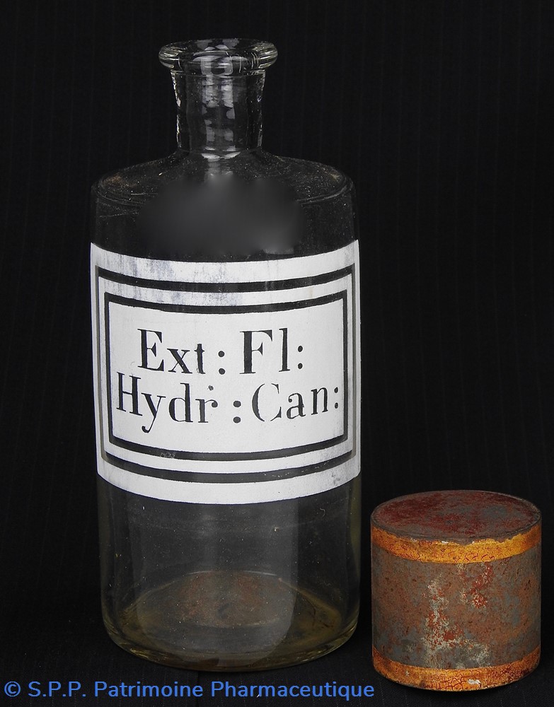Flacon en verre petit modèle étiquette blanche Pharmacie RAVASSE 3 science flacon en verre petit modele etiquette blanche pharmacie ravasse