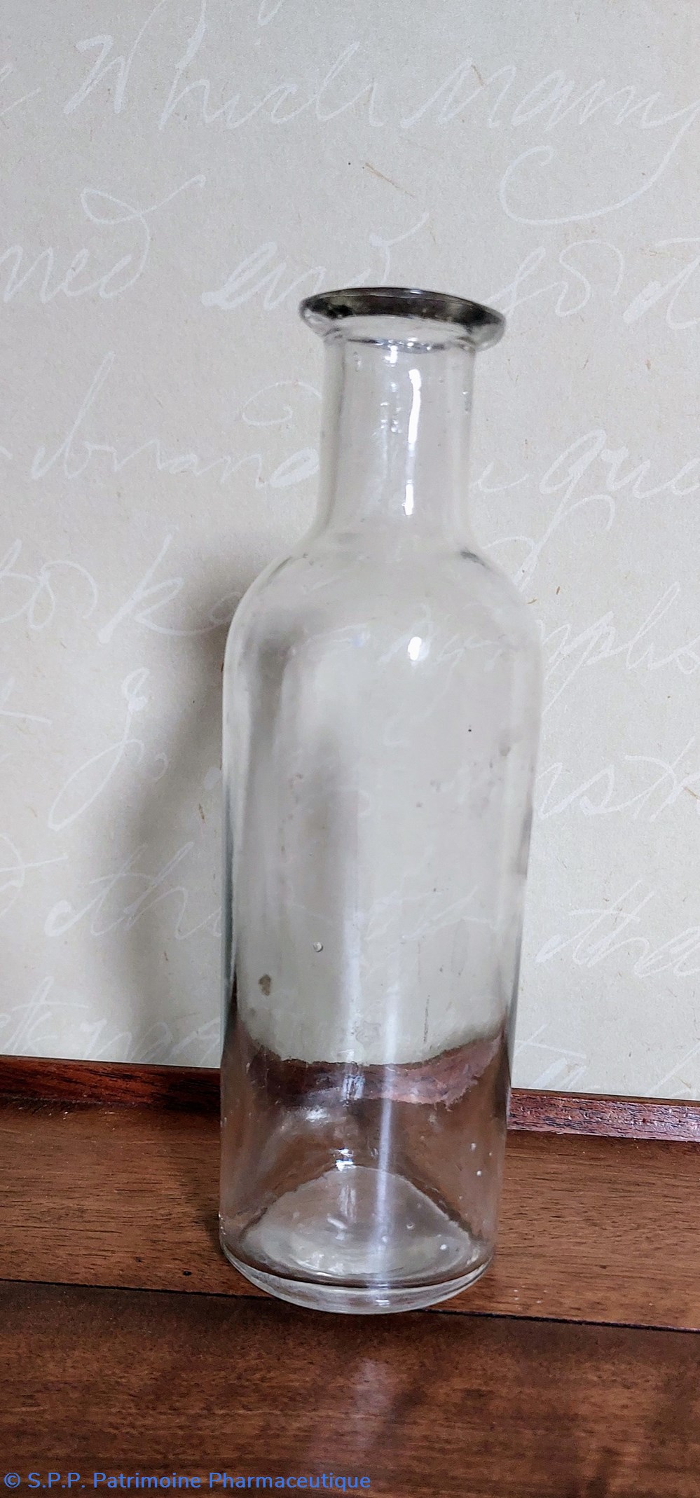 18 - Flacon cylindrique 250 ml verre transparent science pharmacie 18 flacon cylindrique 250 ml verre transparent