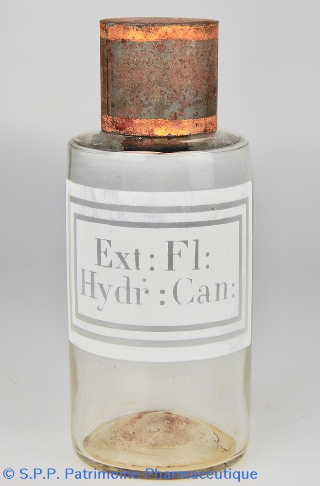 Flacon en verre petit modèle étiquette blanche Pharmacie RAVASSE 4 science flacon en verre petit modele etiquette blanche pharmacie ravasse