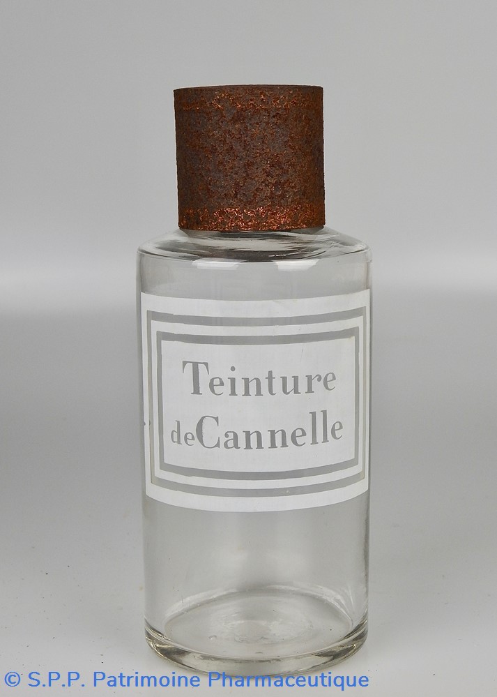 Flacon en verre petit modèle étiquette balnche Pharmacie RAVASSE 4 science flacon en verre petit modele etiquette balnche pharmacie ravasse