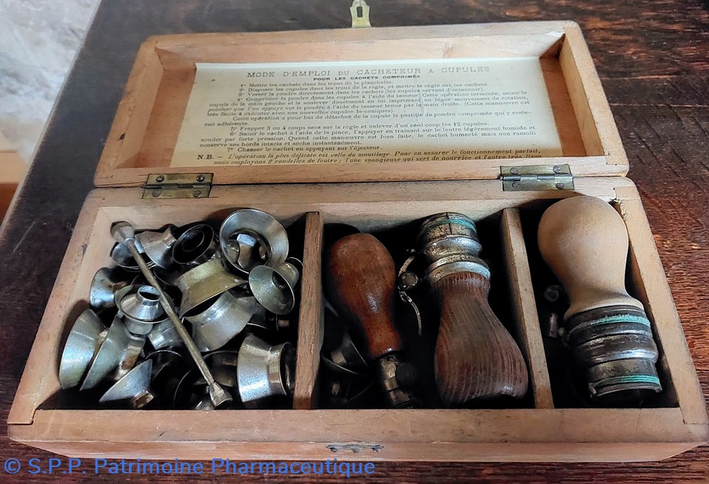 science pharmacie cacheteur a cupules pilular coffret